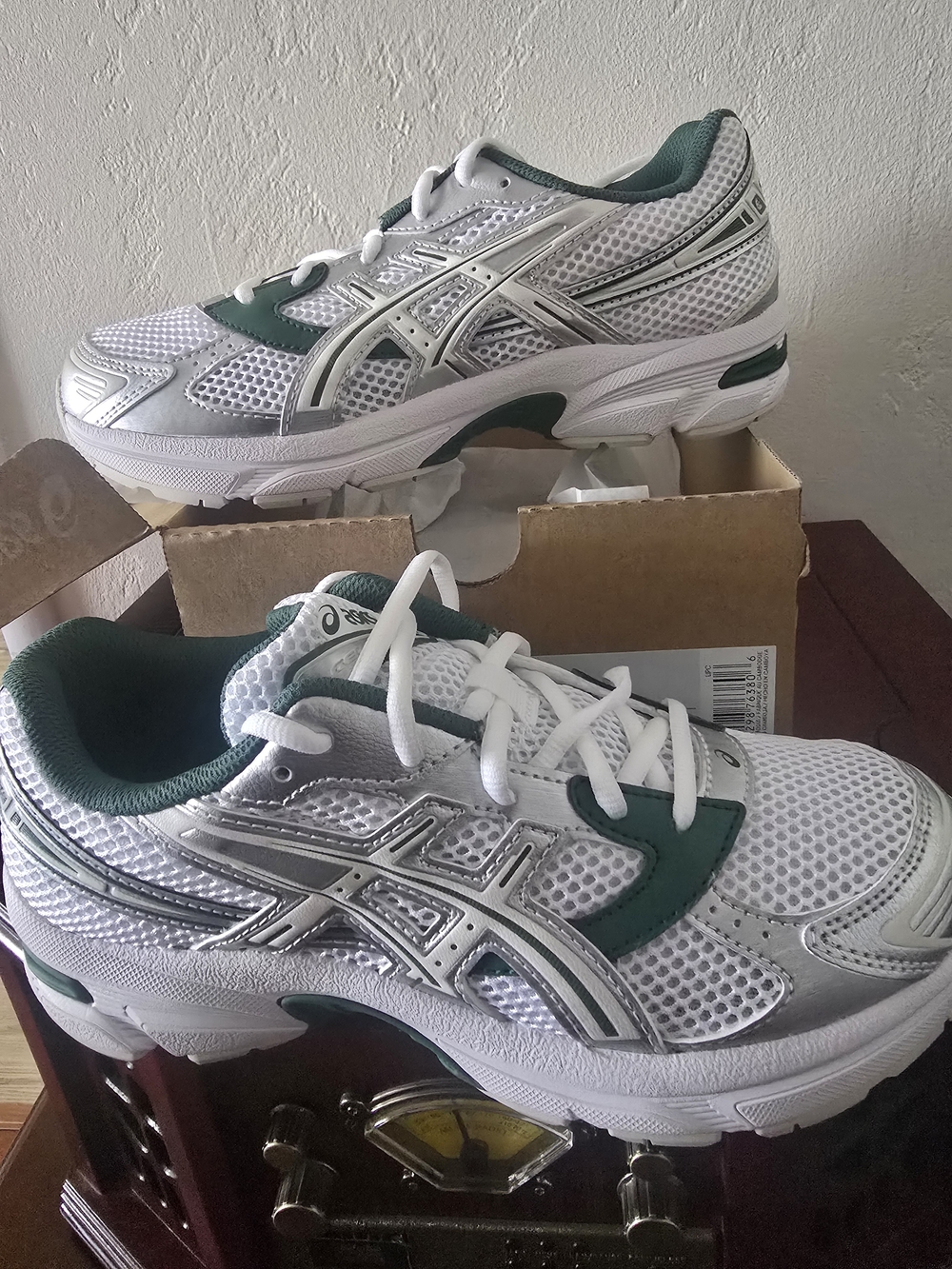 ASICS Women's Size 7 White & Green Running Sneakers